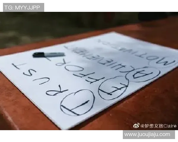 足球明星名字纹身女孩的梦想与追求展现青春的热情与勇气