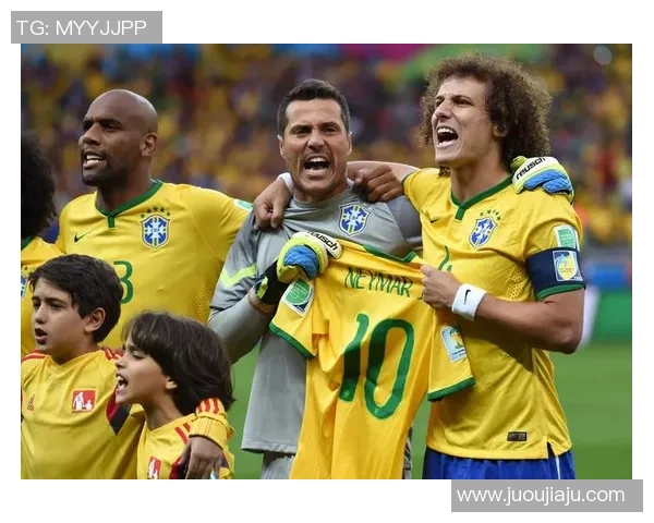 足球明星如何通过踢球锻炼出完美腹肌的秘诀与训练方法分享