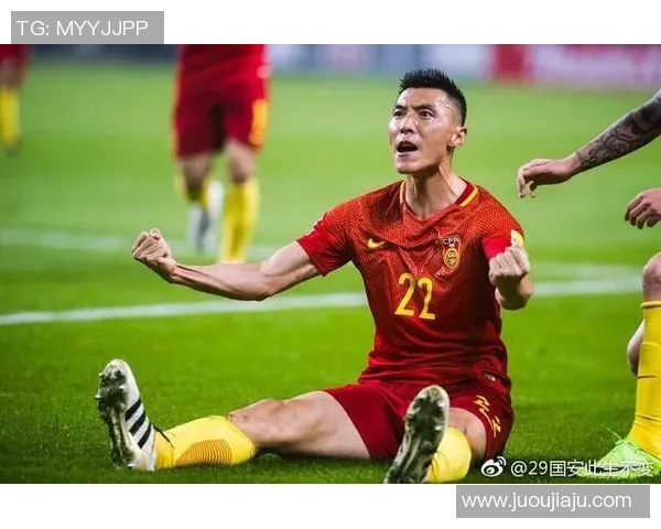 足球明星左腿上的神秘疤痕背后隐藏的故事与荣耀之路