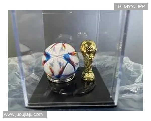 足球明星的独特象征物品展示与背后故事解析