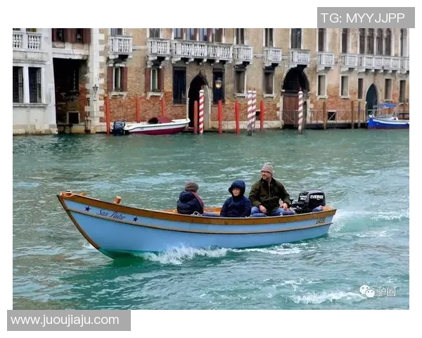 足球明星脚法惊艳瞬间解析技艺与创意的完美结合